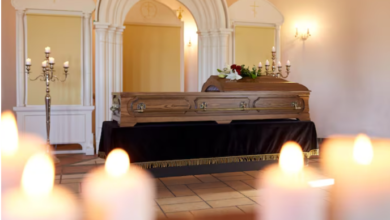 Was nach dem Tod eines geliebten Menschen zu tun ist: Wichtige Dienstleistungen, die es zu berücksichtigen gilt